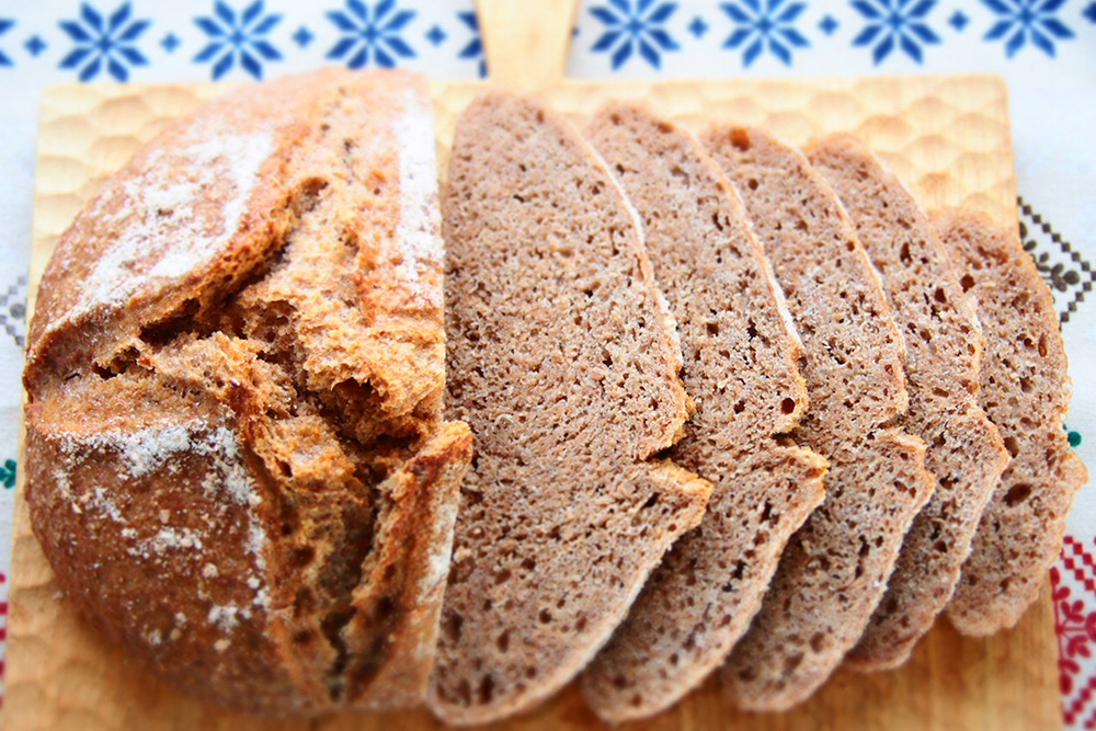 穀物を使用したパン